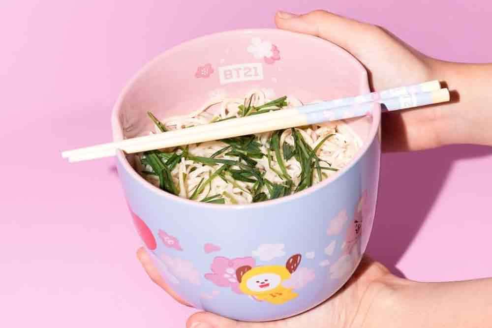 Bt21 ramen bowl with chopstick one piece ciotola