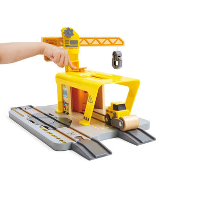 Hape Set ferroviario con gru - 14 pezzi