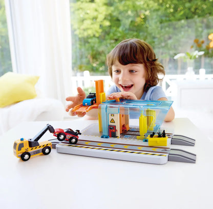 Hape Stazione di riparazione e lavaggio - 11 pezzi