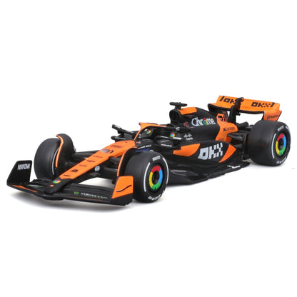 Bburago Formula Racing 2024 F-1 McLaren MCL38 #81 Oscar Piastri Veicolo pressofuso in scala 1:43
