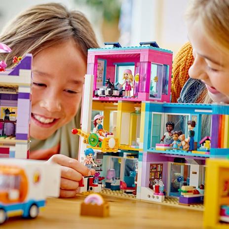 41704 Edificio della strada principale - toysvaldichiana.it