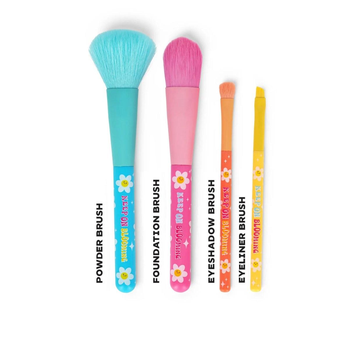 LEGAMI  Set Of 4 Makeup Brushes - Oh M
