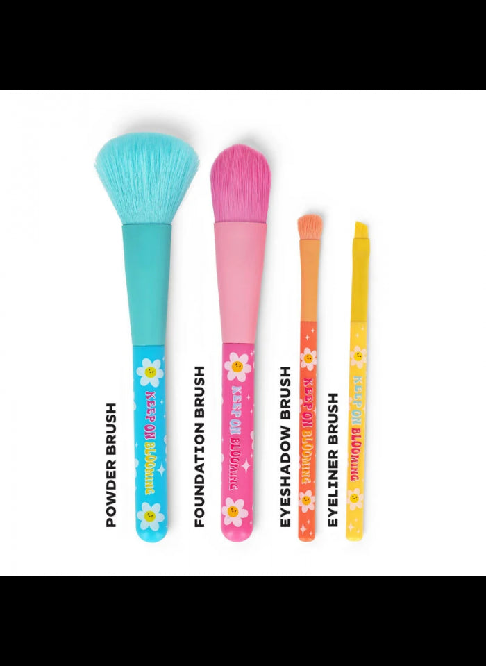 Set Of 4 Makeup Brushes - Oh M