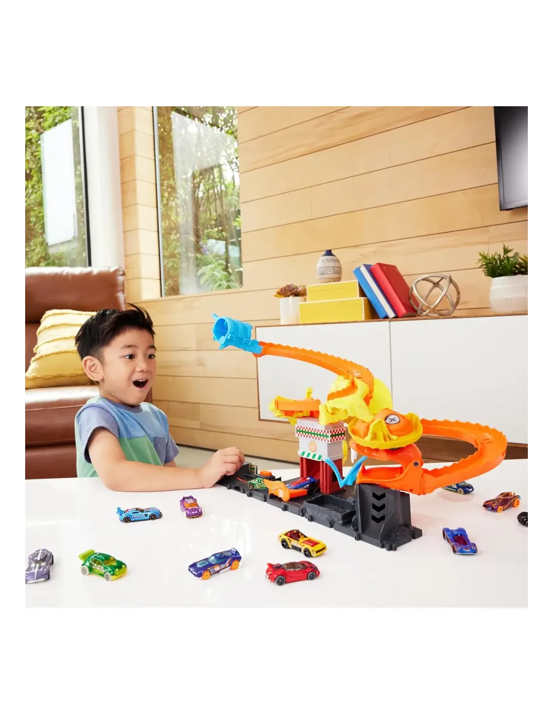 HW ATTACCO COBRA IN PIZZERIA (HTN81)