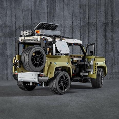 LEGO Technic (42110). Land Rover Defender toysvaldichiana.it 