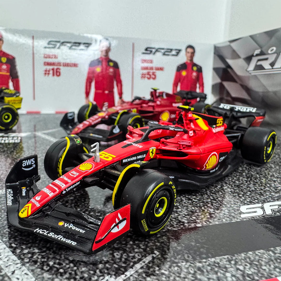 Bburago Formula Racing - Gift Pack Ferrari F1-75 e SF-23 - 4 auto