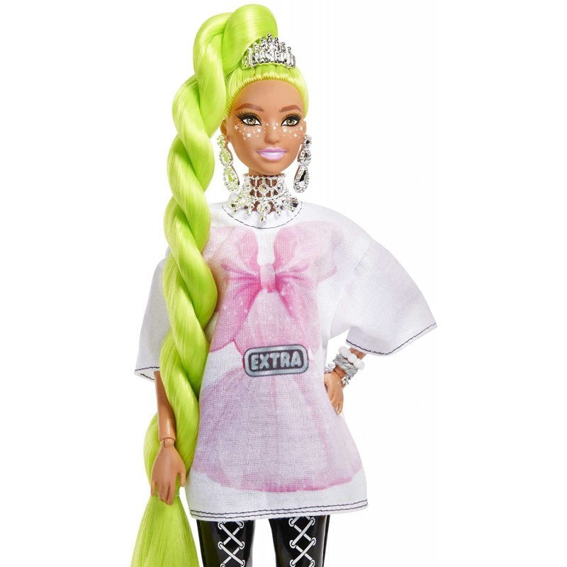 Barbie Extra Snodata Con Lunghissimi Capelli Verde Fluo Maglietta Larga E Leggins Extralarge Con Pappagallino E Accessori HDJ44 MATTEL 