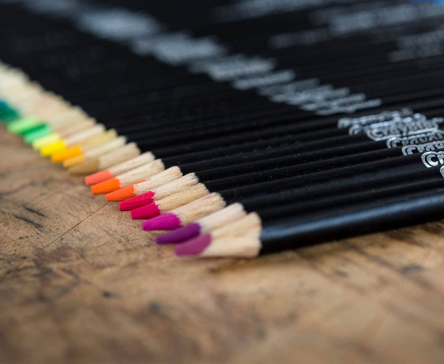 Crayola Signature 24 Matite Colorate Sfumature E Ombre toysvaldichiana.it 