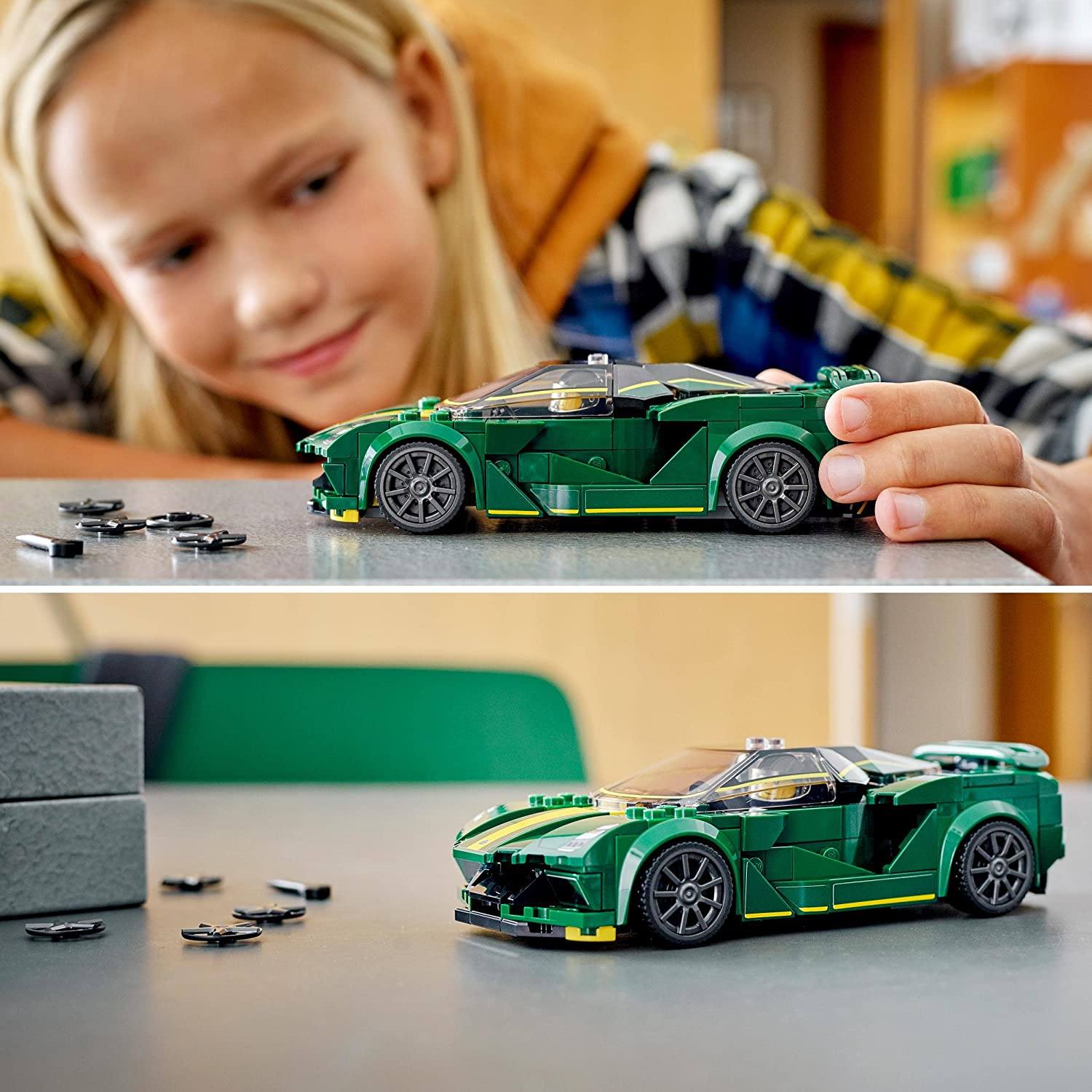 LEGO Speed Champions Lotus Evija, Modello Replica Auto Sportiva con Minifigure Pilota, Set da Collezione, 76907 Giocattolo LEGO 
