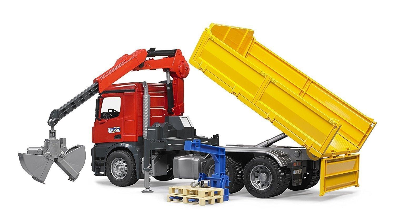 MB Arocs camion ribaltabile con gru e pallet - toysvaldichiana.it