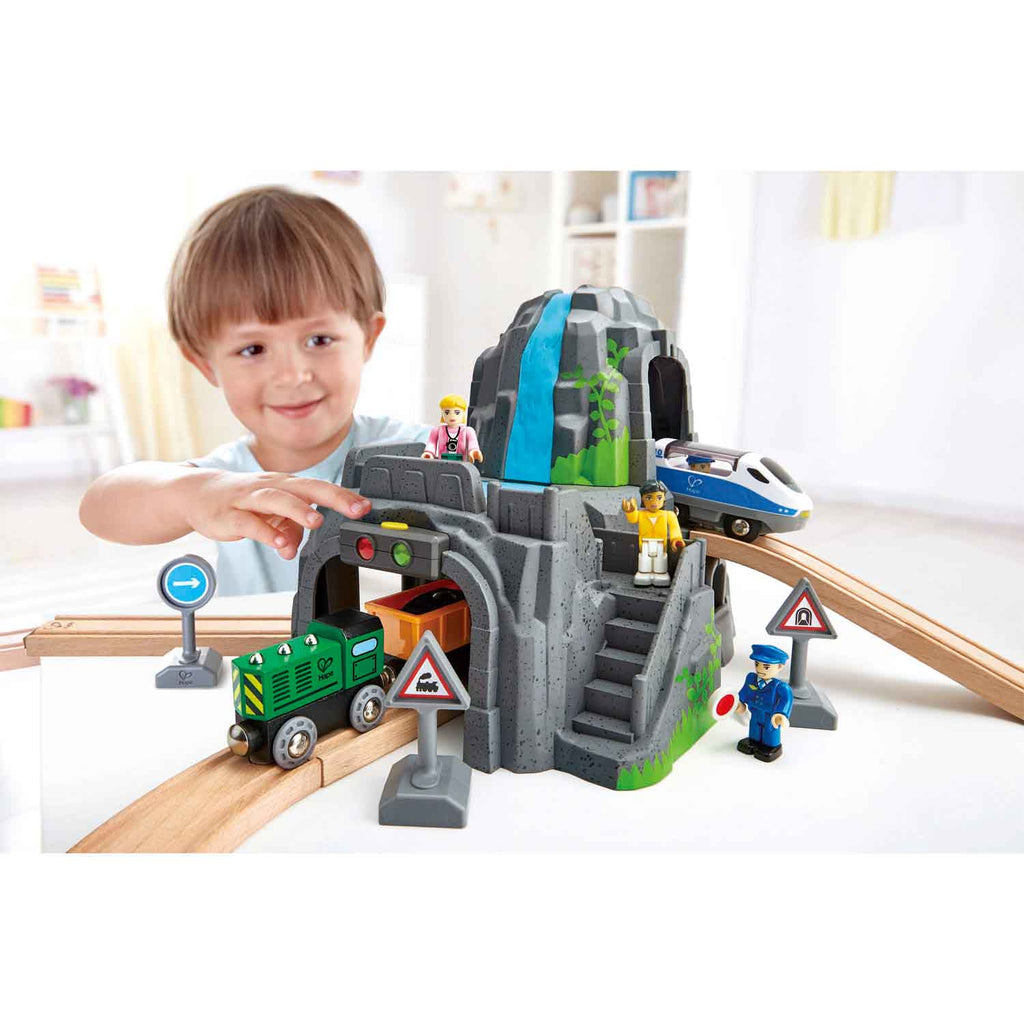 Set Montagna Con Galleria, Luci E Suoni Hape toysvaldichiana.it 
