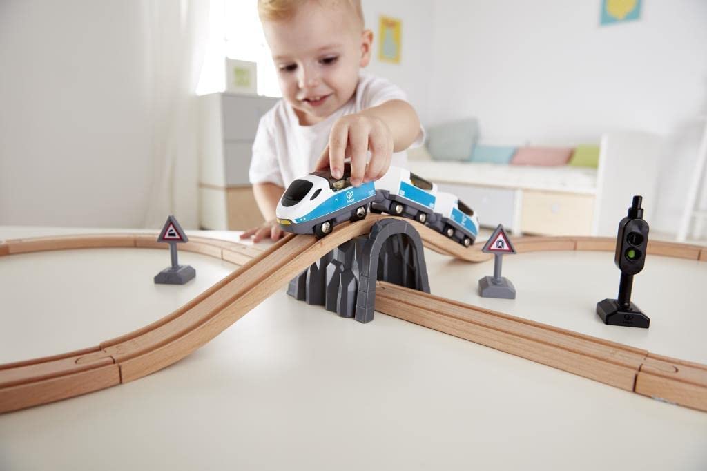 Set Treno Passeggeri HAPE toysvaldichiana.it 